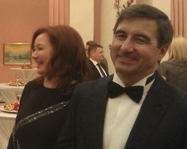Президент Татарстана Минниханов заработал в прошлом году в 313 раз меньше супруги