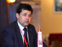 Директор 'КАМАЗа' по маркетингу и рекламе читает лекцию