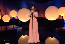 Ну и как Вам песня Дины Гариповой?