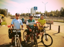 Дмитрий и Айдар уехали на Черное море на великах