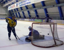 Челнинские хоккеисты уезжают за мамонтом