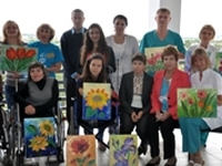 В БСМП провели урок рисования