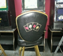 'Столы, стулья, даже шторы изымайте',