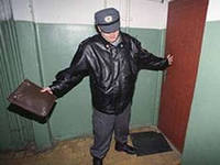 Полиция защищает тишину