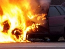 В Набережных Челнах загорелась иномарка