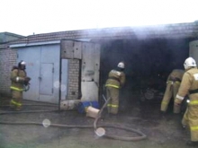 В Набережных Челнах сгорел гараж