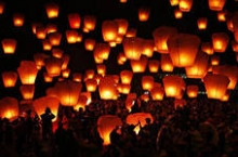 На набережной сегодня готовят очередной запуск фонариков