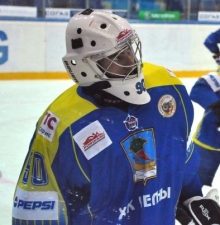 Вратарь ХК 'Челны' уезжает в Шотландию 