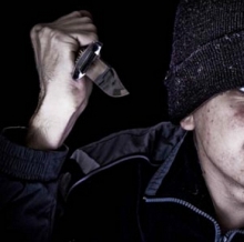 Психбольной порезал свою сестренку