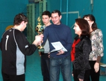 Челнинская рабочая молодежь сыграла в футбол.