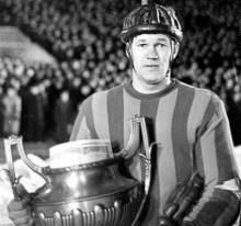 64 года назад Всеволод Бобров проспал авиакатастрофу, в которой погибла его команда.