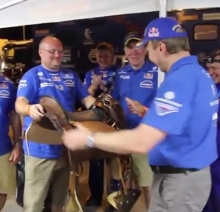 Чагину подарили седло