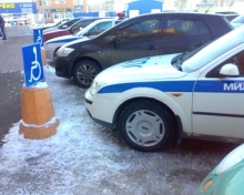 Парковочные места для инвалидов занимают здоровые автолюбители