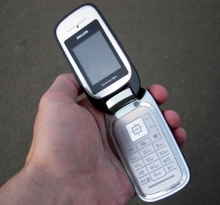 В Набережных Челнах лже-полицейский изъял у школьника телефон