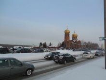 У родника возле Свято-Вознесенского собора в Набережных Челнах - очереди