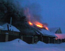 Сгорела баня в коттеджном поселке Челнов