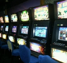 Владельцы 'игровухи' на остановке 'Райисполком' обнаглели