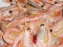 Челнинец отрывал креветкам головы