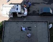 Сегодня утром челнинец выпал с пятого этажа на козырек подъезда