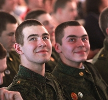 На 'КАМАЗе' проходят практику военные