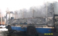 В Набережных Челнах на улице Ахметшина сгорел автобус