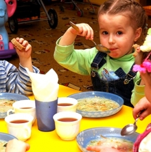 Учащихся в Челнах лучше всего кормят в детсаду №67, школе №19 и НИСПТР