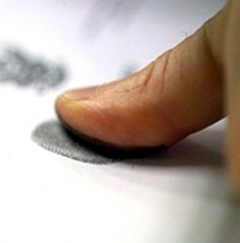 Больных СПИДом нужно дактилоскопировать