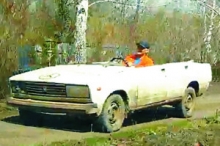 Работники кладбища ездят на кабриолете (ВИДЕО)