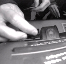 Казанец устанавливал на банкоматы в Набережных Челнах скиммер и видеокамеру