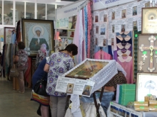 Иконы, ладанки, целебный мед и китайская народная медицина