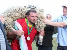 Ренат Ахметшин – абсолютный батыр Сабантуя в Набережных  Челнах