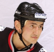 42 года исполняется уроженцу Набережных Челнов, прославленному хоккеисту Равилю Гусманову