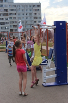 На Боровецком бульваре открыли спортивную площадку