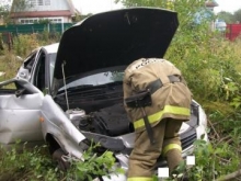 В Набережных Челнах лихач опрокинулся в автомобиле