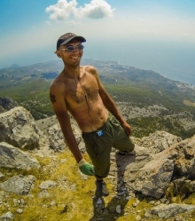 Челнинский экстремал прыгнул в Крыму с горы Морчека