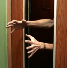 В лифте дома 17/06 напали на 56-летнюю челнинку