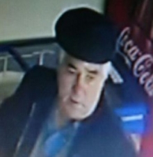 Полиция в Набережных Челнах ищет вора, укравшего деньги и документы в кафе