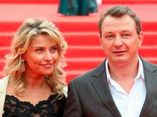 Марат Башаров вернул свадебные подарки, но разводиться не желает