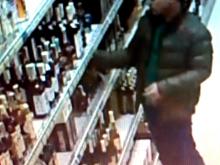 19-летний челнинец пытался вынести из магазина спиртное, спрятав 4 бутылки в штанинах