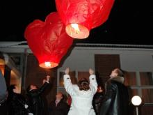 Молодоженов, запускающих воздушные фонарики, могут оштрафовать на 1500 рублей