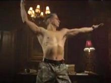 «Владимир Путин» станцевал под гимн России в фильме «Железное небо» (видео)