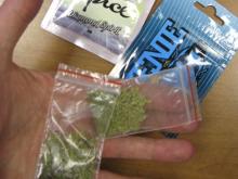 Дмитрий Медведев запретил оборот веществ, из которых делают «спайсы»