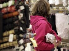 В Набережных Челнах две студентки украли одежду из магазина