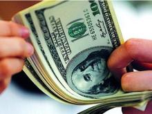 Медведев дает команду «Роснефти» и «Газпрому» продать «излишки валюты»