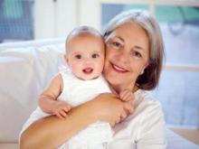 При назначении пенсии зачтут в стаж 6-летний период ухода за детьми