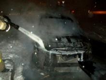 Возле дома /27а в Набережных Челнах сгорел автомобиль