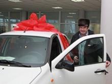 В Татарстане пострадавшим на производстве работникам вручили 22 автомобиля