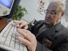 Пенсионеры встают в очередь за компьютерной грамотностью