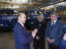 Наиль Магдеев пожертвовал белой рубашкой