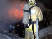 В Набережных Челнах в 25 комплексе кто-то поджег два автомобиля